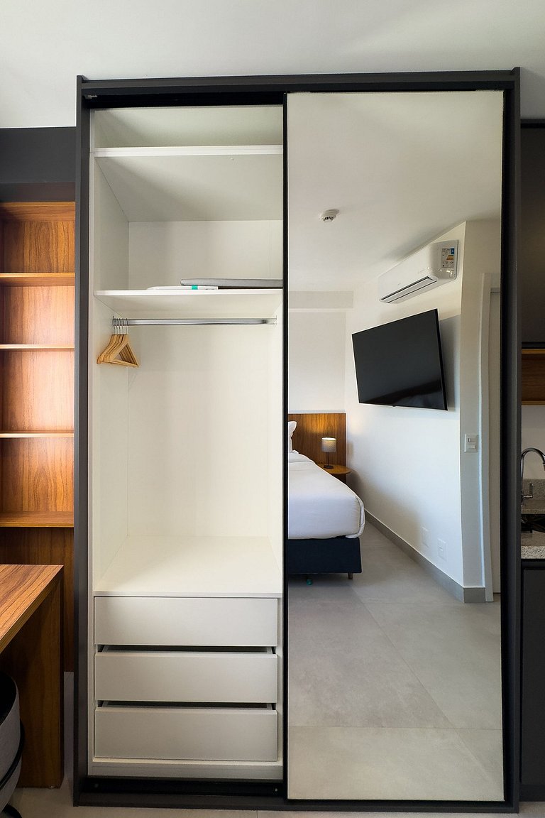 Brooklin | Morumbis + Interlagos | Sleeps 2