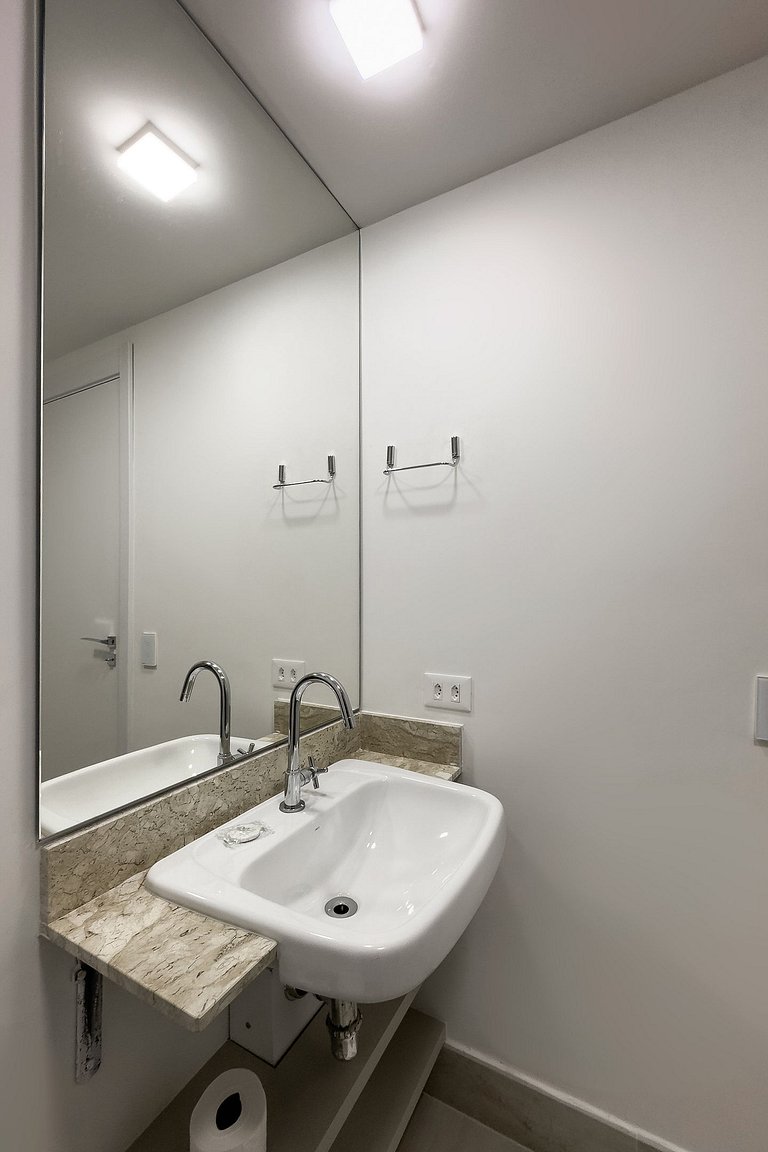 Brooklin | Morumbis + Interlagos | Sleeps 4