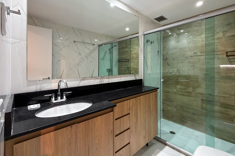 Estudio en Wyndham Berrini + Cochera – 4 Pers.