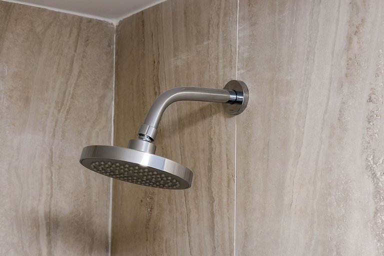 Estudio en Brooklin cerca del Consulado, hasta 4